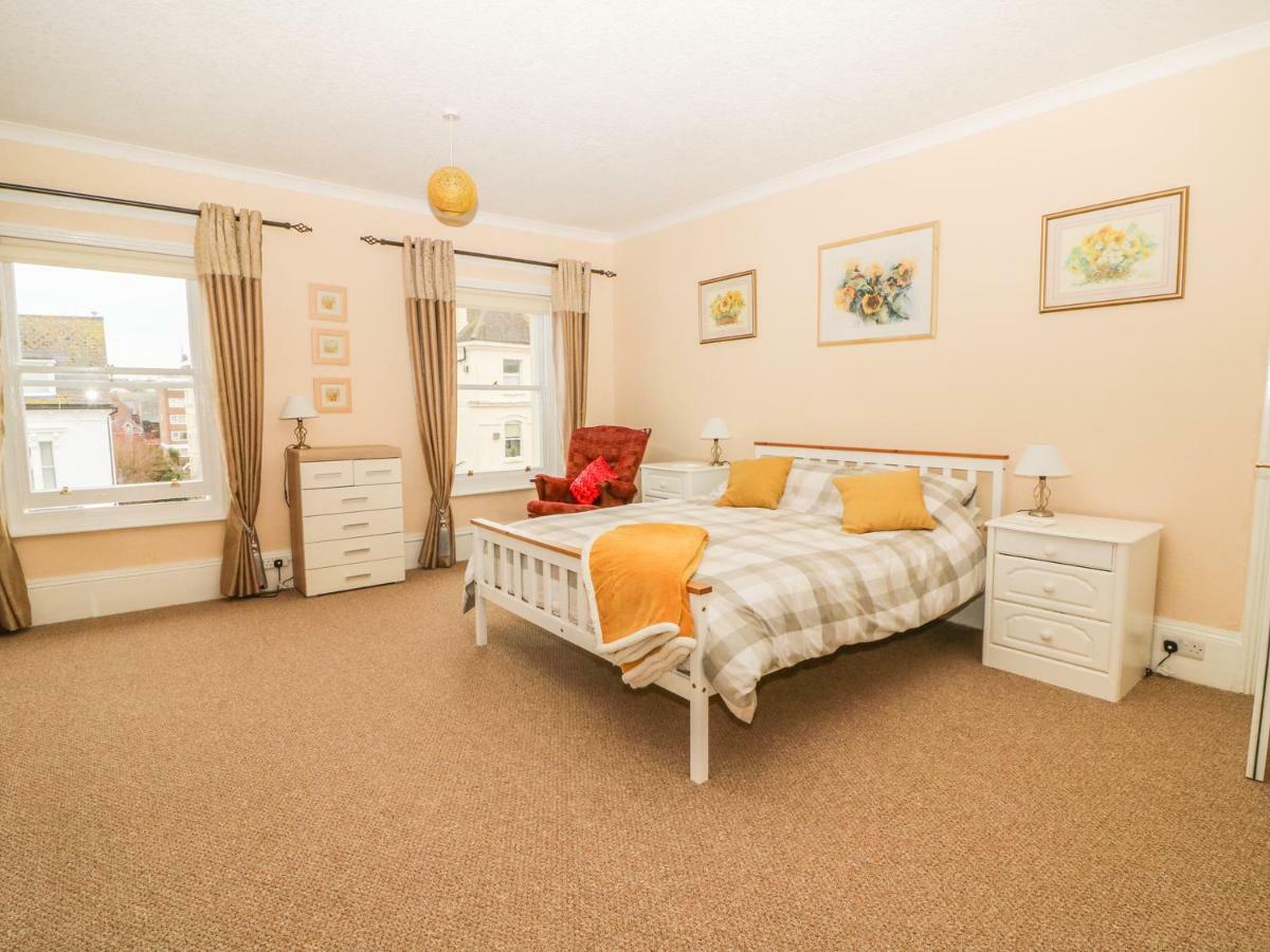 Saltwood Apartamento Eastbourne Exterior foto