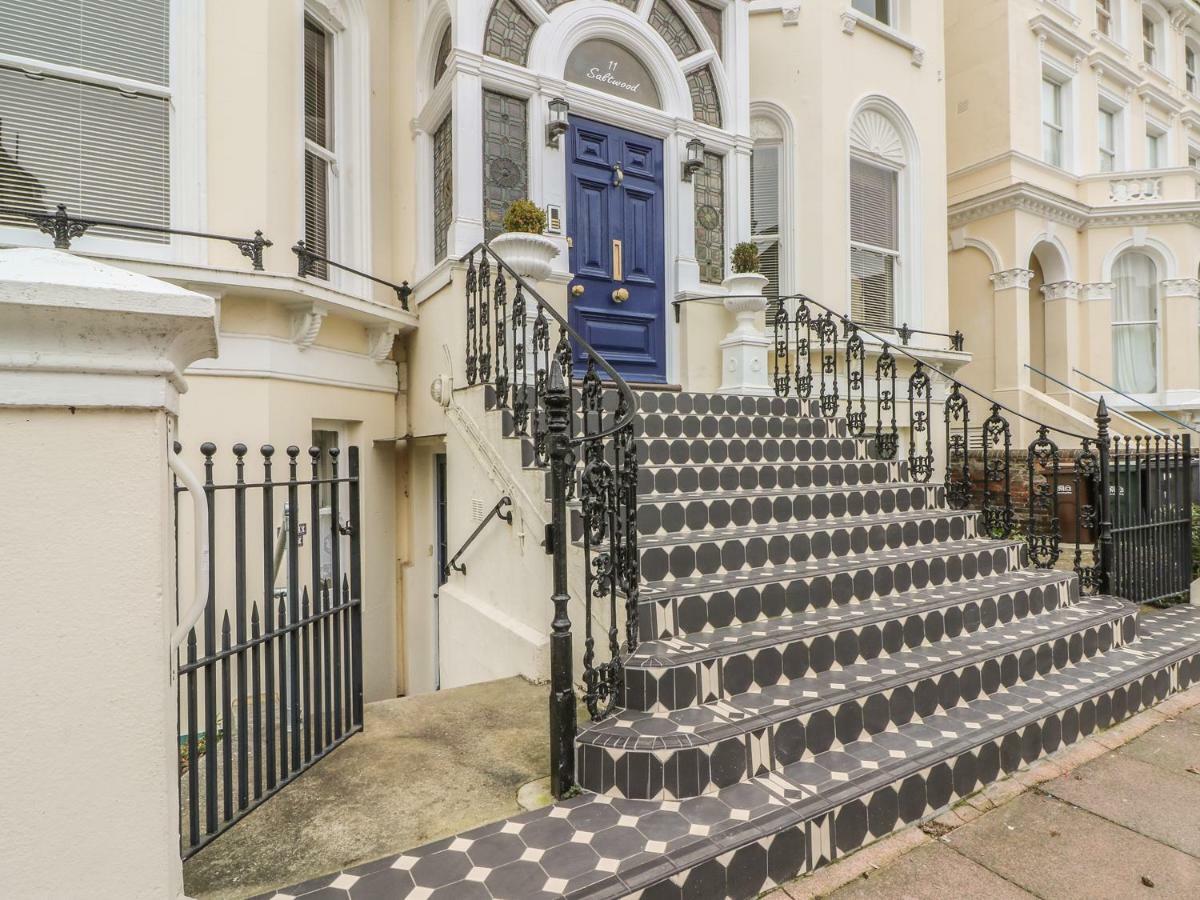Saltwood Apartamento Eastbourne Exterior foto