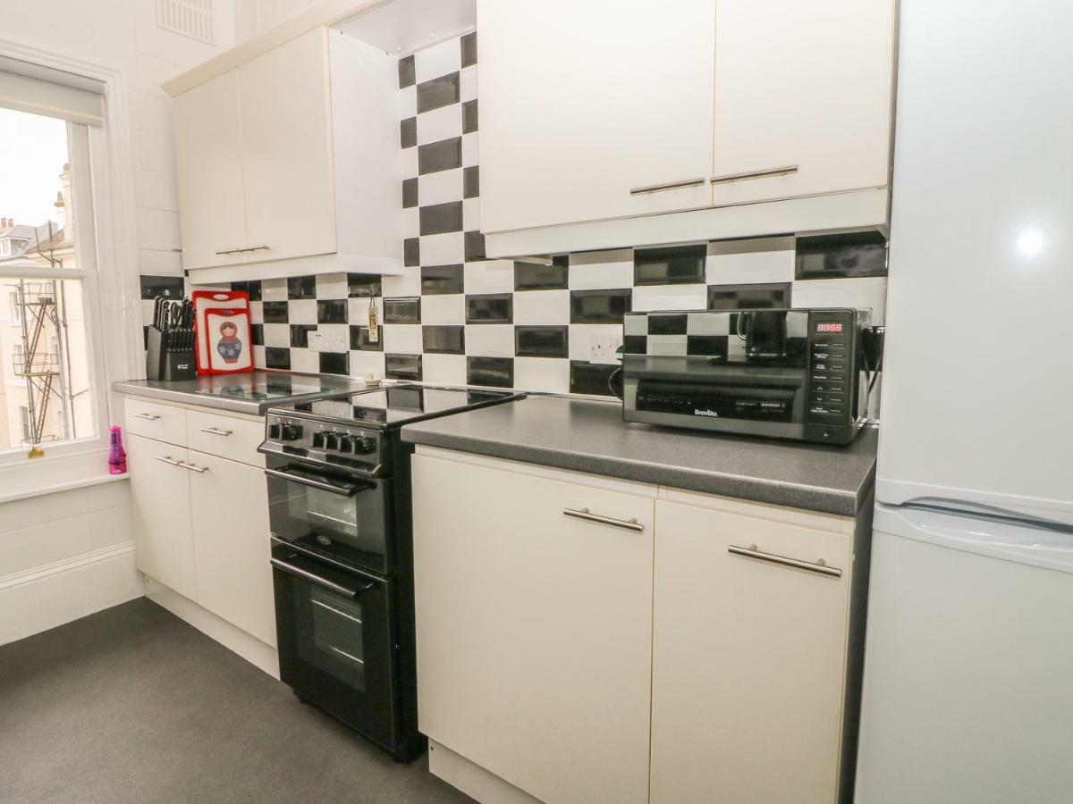 Saltwood Apartamento Eastbourne Exterior foto