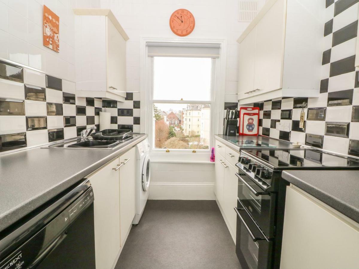 Saltwood Apartamento Eastbourne Exterior foto